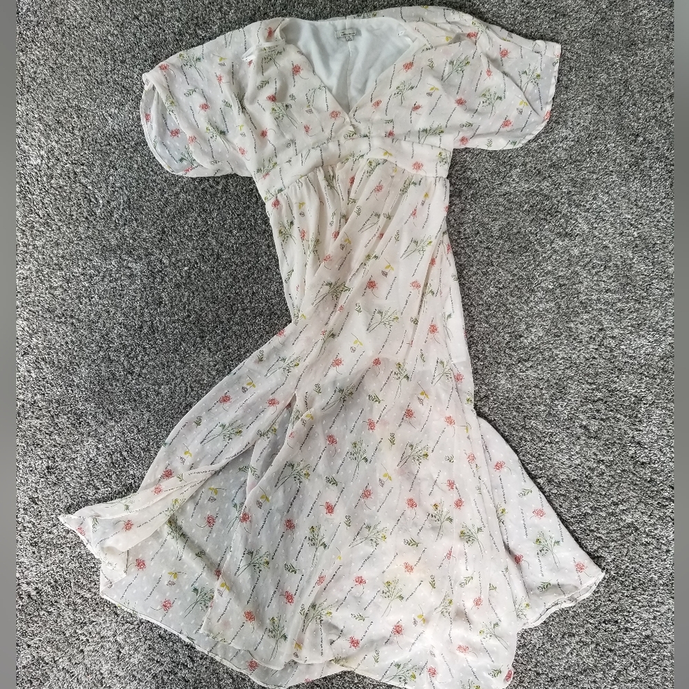 The clothing company dress size M